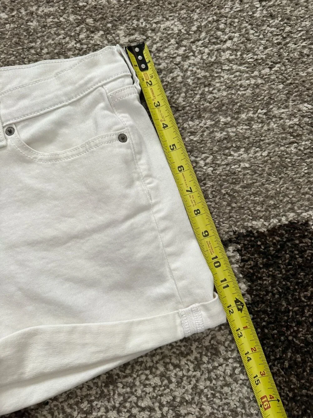 BANANA REPUBLIC (6) White Denim Shorts 3.5